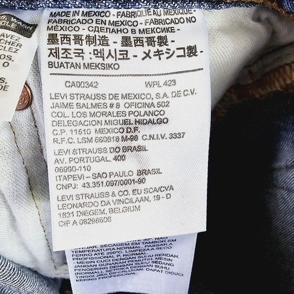 Levi's 501 Cutoff Distressing Frayed Bottom Hem Cotton Denim Women's Size 29 - Picture 8 of 9